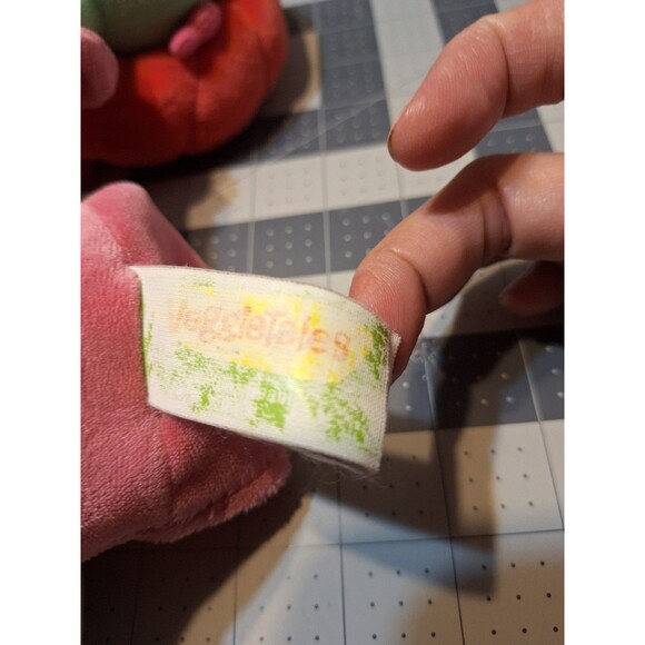 VeggieTales Sweet Pea Plush - Picture 5 of 7